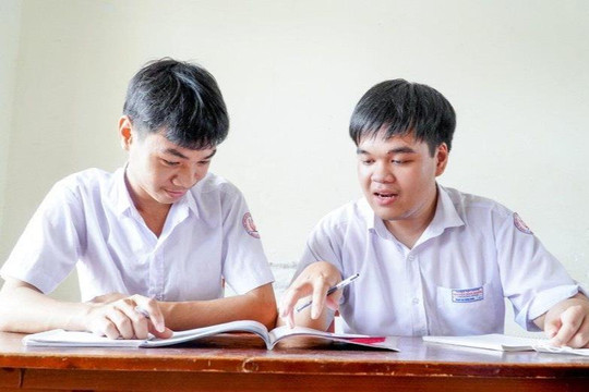 Ba chuyên gia săn giải của trường THPT chuyên Nguyễn Bỉnh Khiêm