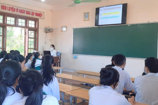 Giáo viên viết đơn tình nguyện luân chuyển tới miền núi Quảng Trị