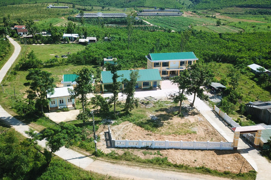 Lão nông Quảng Ngãi hiến đất vàng xây trường học