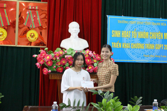 Hỗ trợ nữ sinh nghèo xứ Thanh đạt 29,25 điểm viết tiếp ước mơ đại học
