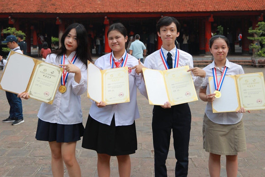 Học sinh Ba Đình đạt HCV tại cuộc thi Phát minh Sáng tạo quốc tế 2022