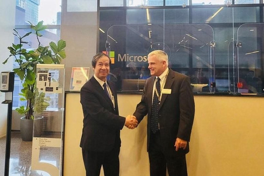 Microsoft hỗ trợ Việt Nam thúc đẩy chuyển đổi số giáo dục