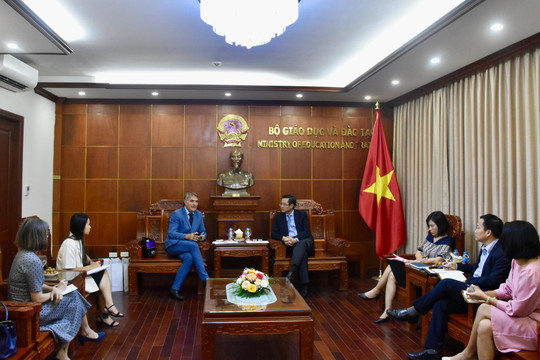 Tăng cường hợp tác giáo dục giữa Việt Nam và Tổ chức Đại học Pháp ngữ