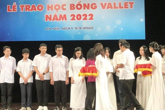3 học sinh Hưng Yên vinh dự nhận học bổng Vallet 2022