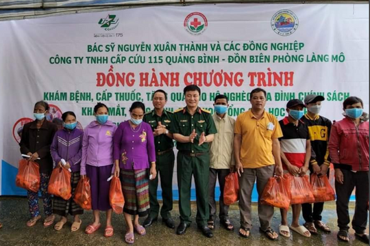 Trao tặng nhiều suất quà đến học sinh trường miền núi Quảng Bình