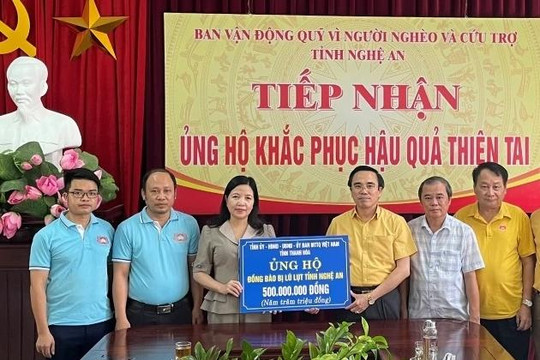 Thanh Hoá hỗ trợ nhân dân Nghệ An 500 triệu đồng khắc phục lũ lụt