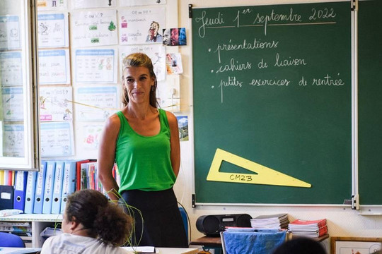 Lương khởi điểm của giáo viên quốc gia nào cao nhất châu Âu?