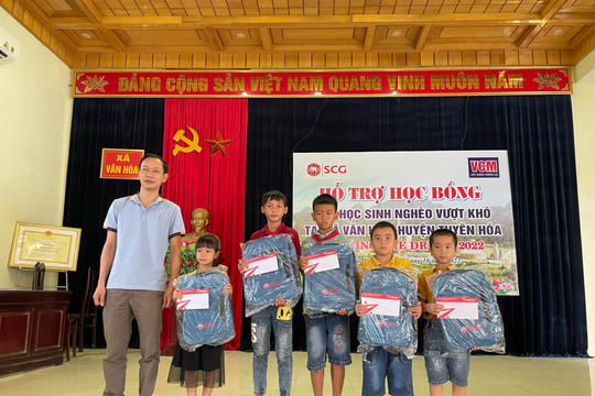 Mang niềm vui đến với học sinh nghèo vượt khó tại huyện miền núi Quảng Bình