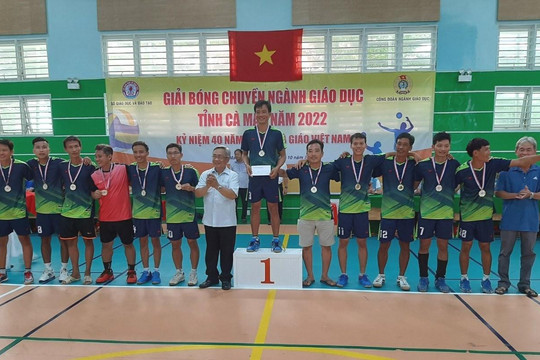 Gần 800 vận động viên tranh tài giải bóng chuyền ngành Giáo dục tỉnh Cà Mau