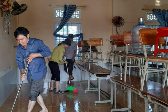 Trường học vùng ngập lụt Quảng Trị khắc phục khó khăn giảng dạy trở lại