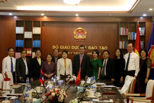 Việt Nam - Lào chia sẻ kinh nghiệm trong giáo dục và đào tạo