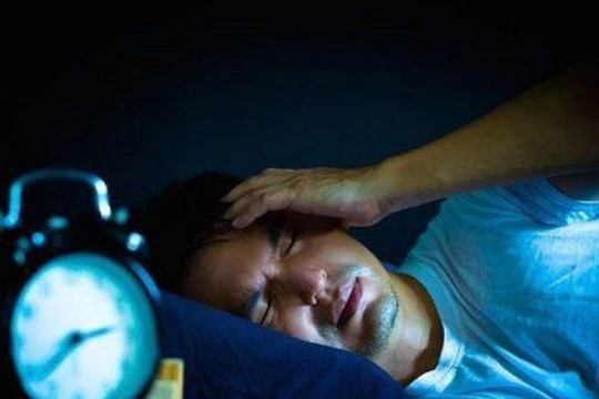 Giấc ngủ kém làm giảm ham muốn tình dục ở nam giới