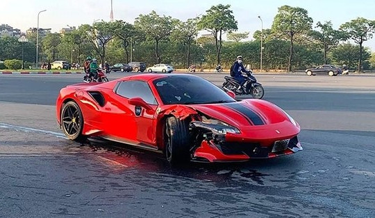 Chủ siêu xe Ferrari gây tai nạn là nhân viên ngoại giao người nước ngoài