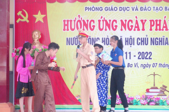 Ngành Giáo dục huyện Ba Vì hưởng ứng Ngày Pháp luật Việt Nam