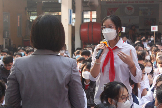 Trường THCS Quỳnh Mai giáo dục pháp luật cho hơn 1000 học sinh