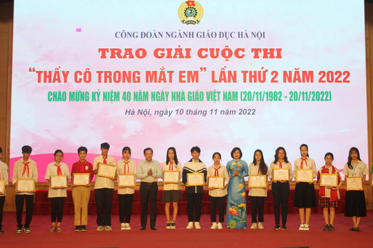 Hà Nội trao giải cuộc thi Thầy cô trong mắt em năm 2022