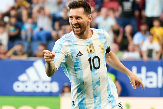 HLV Scaloni: 'Hy vọng 2022 chưa phải World Cup cuối của Messi'