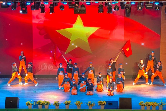 Học sinh miền núi Quảng Ninh phô diễn đam mê vũ đạo
