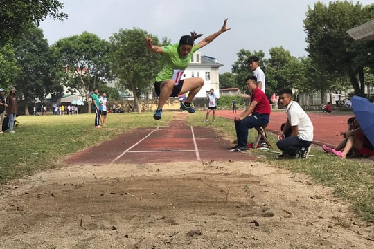 200 sinh viên Hà Nội tham gia giải điền kinh