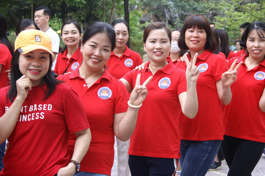 Học viện Quản lý giáo dục tổ chức hội thao chào mừng Ngày Nhà giáo Việt Nam