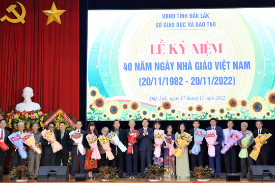 Đắk Lắk kỷ niệm 40 năm ngày Nhà giáo Việt Nam