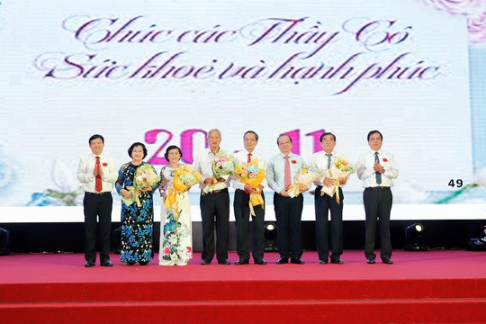 Tiền Giang họp mặt kỷ niệm 40 năm ngày Nhà giáo Việt Nam
