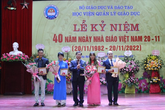 Công việc của nhà giáo có nhiều khó khăn, thách thức