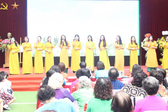 Trường Tiểu học Vĩnh Tuy kỷ niệm 40 năm ngày Nhà giáo Việt Nam