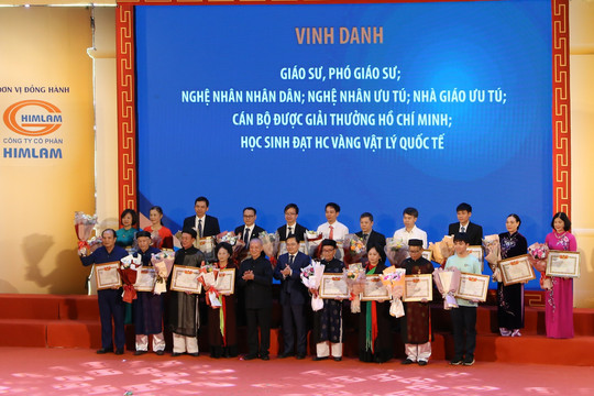 Bắc Ninh trao giải thưởng hơn 3 tỷ đồng cho các tài năng tiêu biểu
