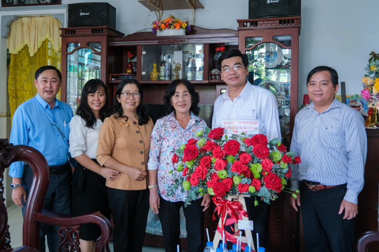 Cần Thơ thăm hỏi nhân 40 năm ngày Nhà giáo Việt Nam