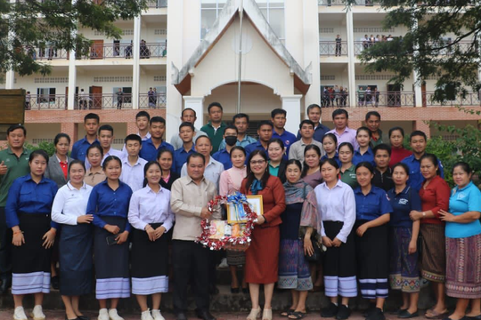Ngày 20/11 của thầy cô dạy tiếng Việt trên đất Lào