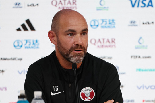 HLV Qatar bác tin mua chuộc đối thủ ở trận khai mạc World Cup