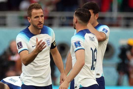 Anh 0-0 Iran: Maguire đòi phạt đền bất thành