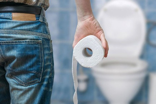 8 sai lầm khi đi vệ sinh gây hại sức khoẻ