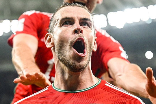 Gareth Bale giải cơn khát 64 năm cho Xứ Wales