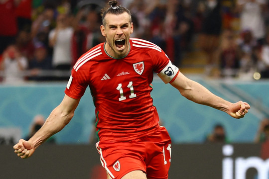 Bale ghi bàn giúp xứ Wales thoát thua ở trận ra quân World Cup