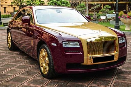 Rolls-Royce Ghost mạ vàng giảm còn 9,12 tỷ vẫn không ai mua