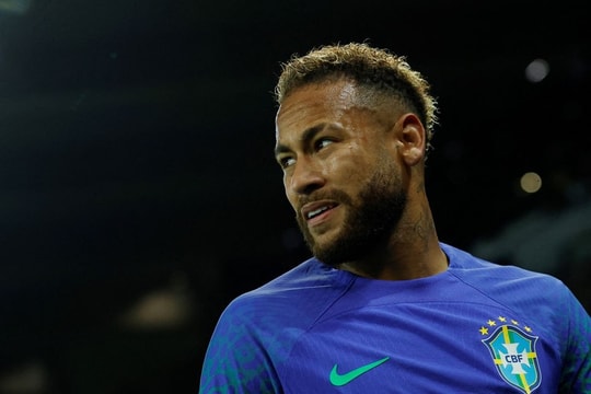 Đến lúc Neymar thoát khỏi vũng lầy hư danh