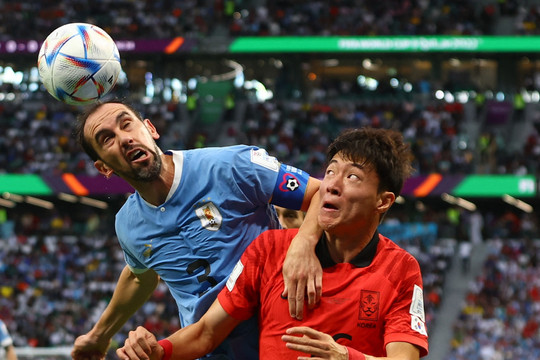 Uruguay 0-0 Hàn Quốc: Godin đánh đầu chạm cột