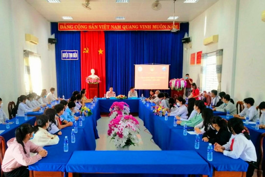 An Giang trao học bổng cho học sinh, sinh viên khó khăn miền núi Tịnh Biên