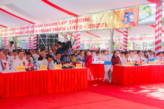 Trường THPT Nguyễn Trung Thiên kỷ niệm 50 năm thành lập