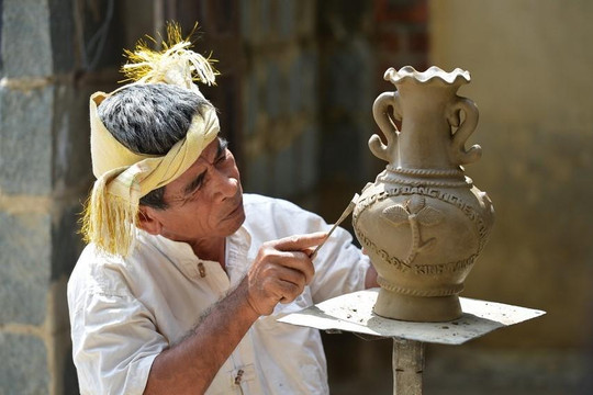 Nghệ thuật làm gốm của người Chăm được ghi danh di sản văn hóa phi vật thể