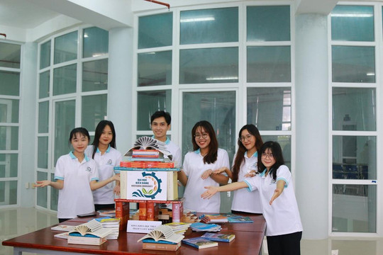 Trường ĐH Kiên Giang ra mắt câu lạc bộ Sách và Tuổi trẻ