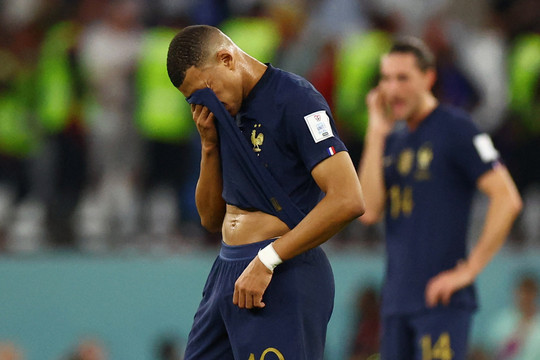 Pháp thua trận đầu tiên ở World Cup sau 8 năm