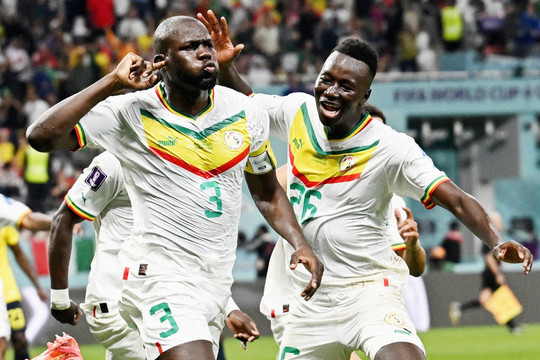 Senegal vỡ òa khi vào vòng 16 đội World Cup sau 20 năm chờ đợi