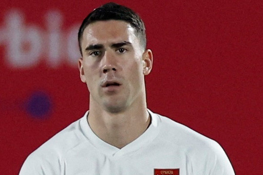 Vlahovic nổi giận vì bị đồn quan hệ ngoài luồng ở tuyển Serbia