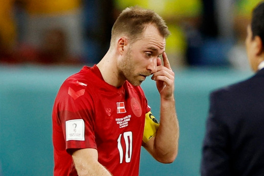 Eriksen rơi nước mắt trong ngày Đan Mạch bị loại khỏi World Cup