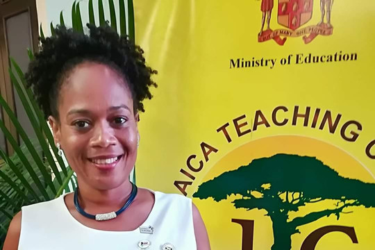 Cô giáo Jamaica chinh phục chứng khó đọc