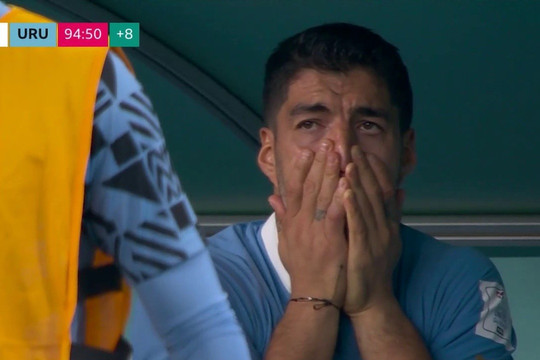 Suarez, Nunez bật khóc
