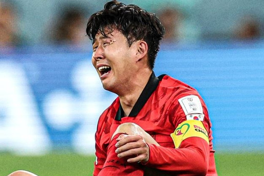 Son Heung-min khóc 2 lần trong màn ngược dòng của Hàn Quốc
